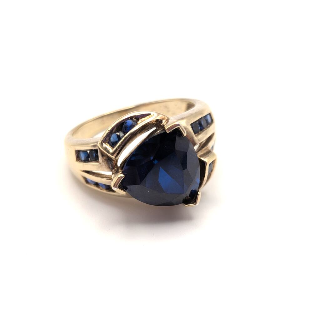 Blue Stone Cocktail Ring Womens Size 8 Gold Tone Statement